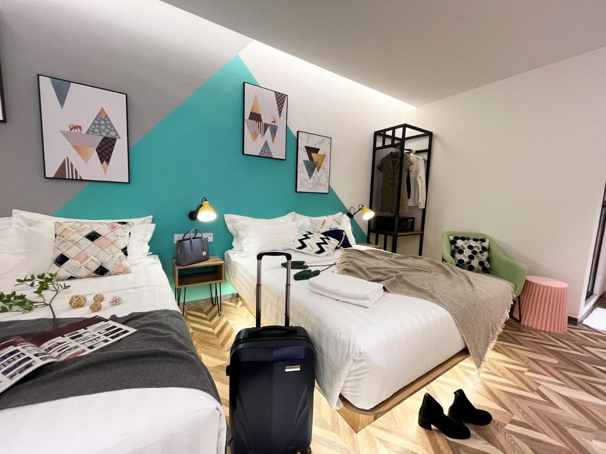 Apple 1 Hotel Queensbay Bayan Lepas Kültér fotó