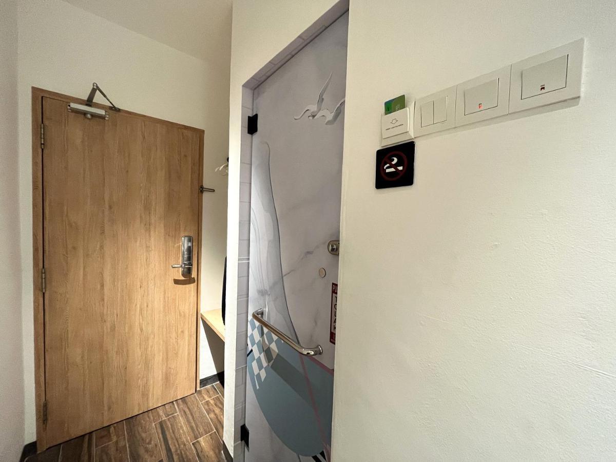 Apple 1 Hotel Queensbay Bayan Lepas Kültér fotó