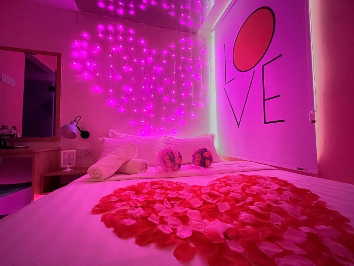 Apple 1 Hotel Queensbay Bayan Lepas Kültér fotó