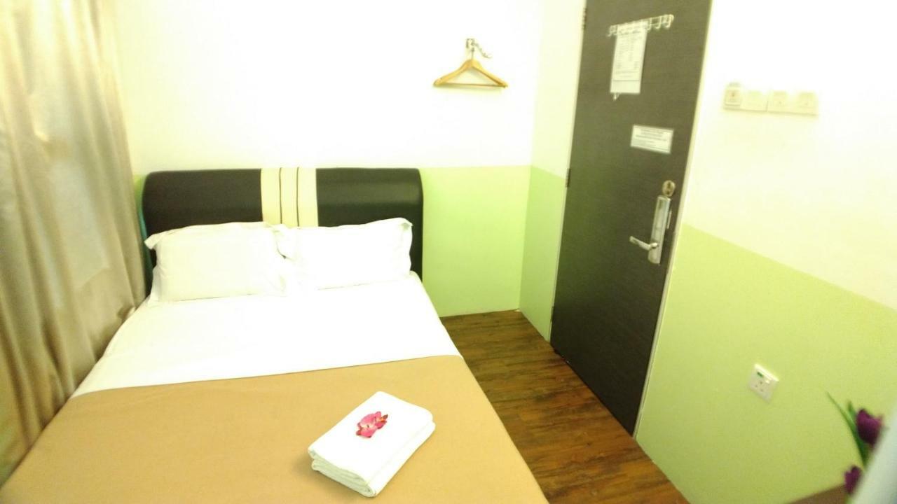 Apple 1 Hotel Queensbay Bayan Lepas Kültér fotó